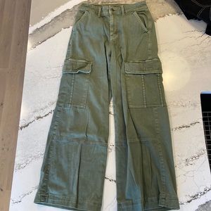 American Eagle green cargo pants!!